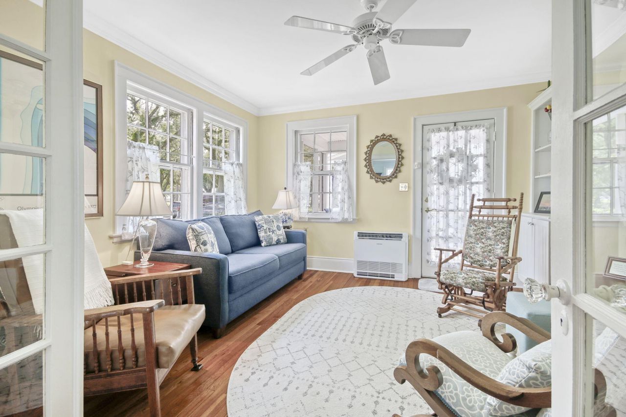 104 East Bay Street Photo 6