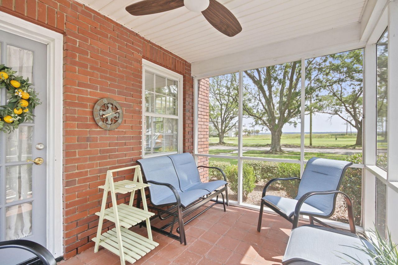 104 East Bay Street Photo 9