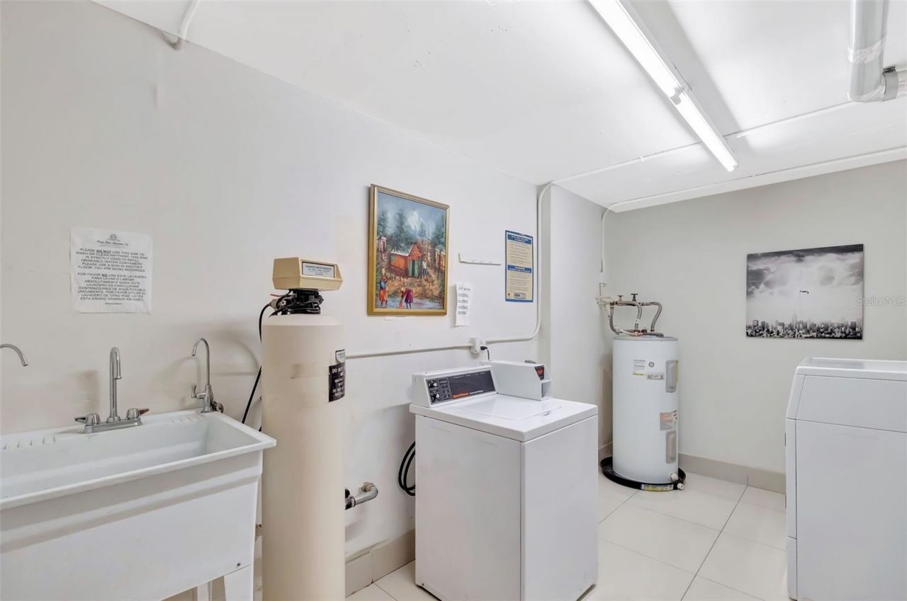 345 Ocean Drive, Unit 305, Miami Beach, FL 33139 Photo