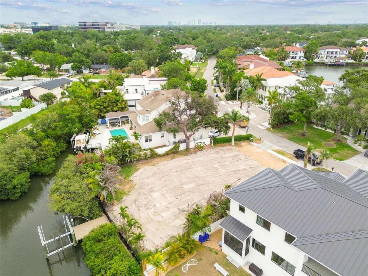 17 W Spanish Main Street, Tampa, FL 33609 Photo