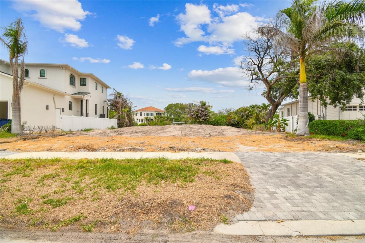 17 W Spanish Main Street, Tampa, FL 33609 Photo