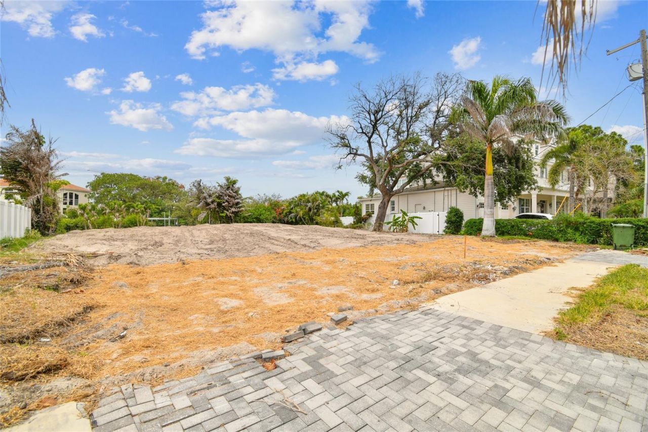 17 W Spanish Main Street, Tampa, FL 33609 Photo