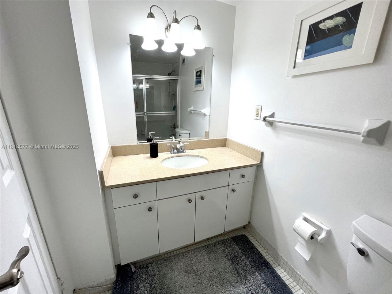 2899 Collins Ave, Unit 810, Miami Beach, FL 33140 Photo