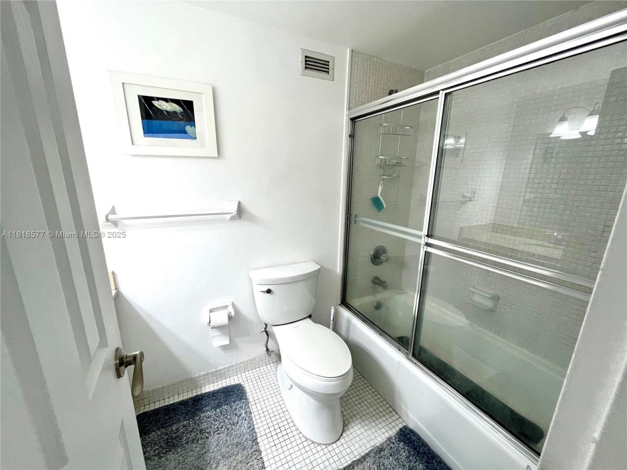 2899 Collins Ave, Unit 810, Miami Beach, FL 33140 Photo