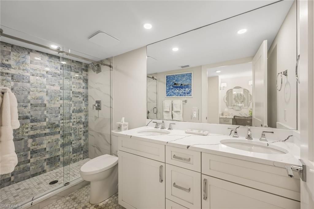 10562 Gulf Shore Dr, Unit 202, Naples, FL 34108 Photo
