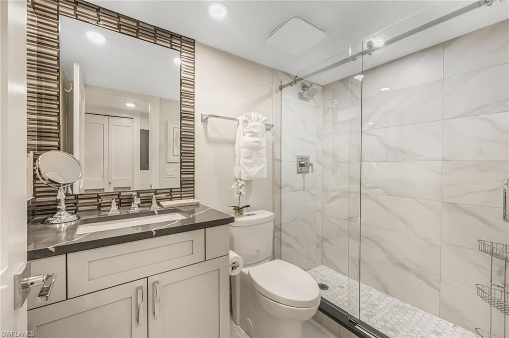 10562 Gulf Shore Dr, Unit 202, Naples, FL 34108 Photo