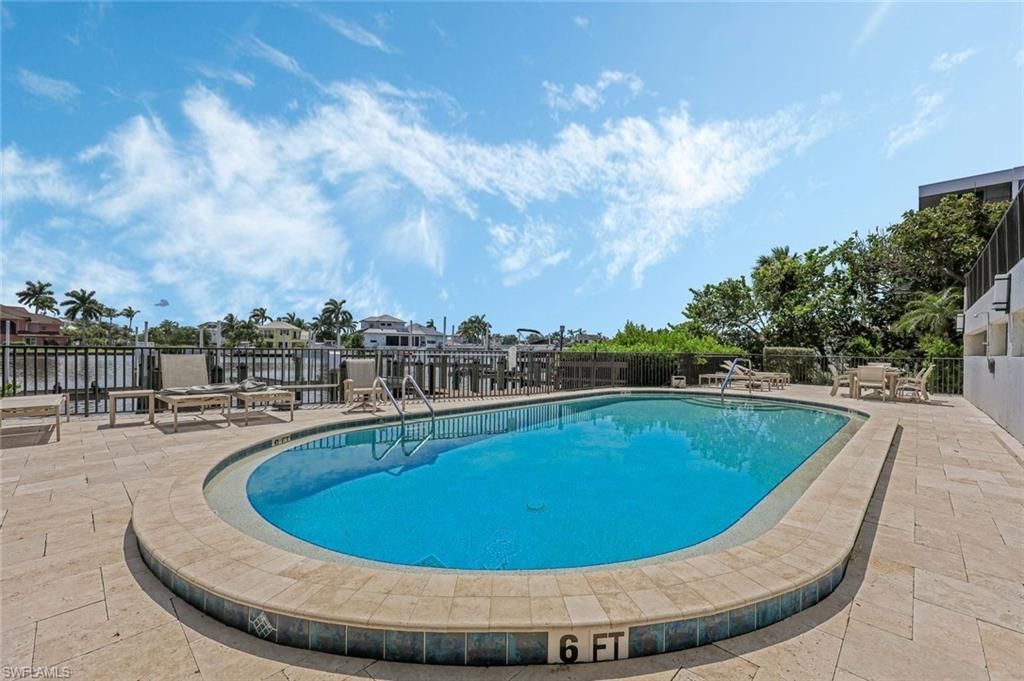 10562 Gulf Shore Dr, Unit 202, Naples, FL 34108 Photo