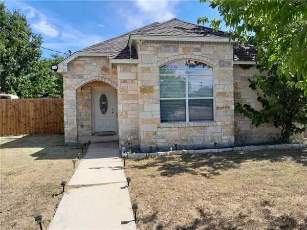 107 E Wheeler ST E, Manor, TX 78653