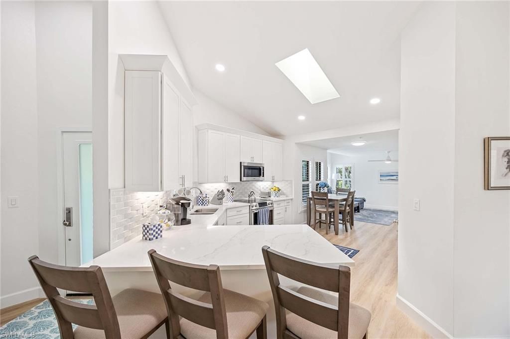 571 Park Shore Dr, Unit G6, Naples, FL 34103 Photo