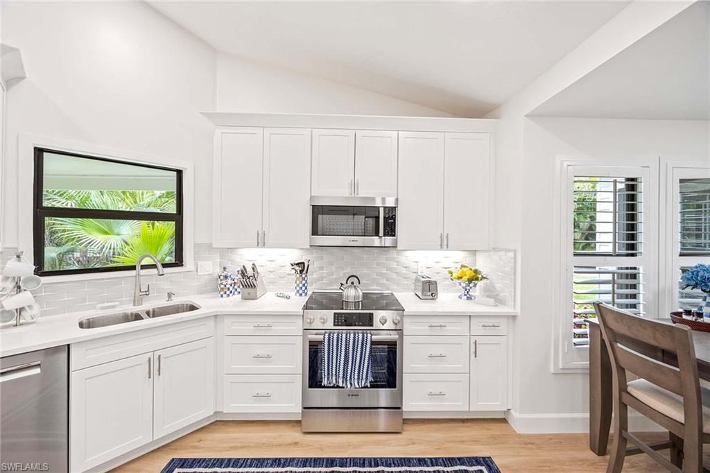 571 Park Shore Dr, Unit G6, Naples, FL 34103 Photo