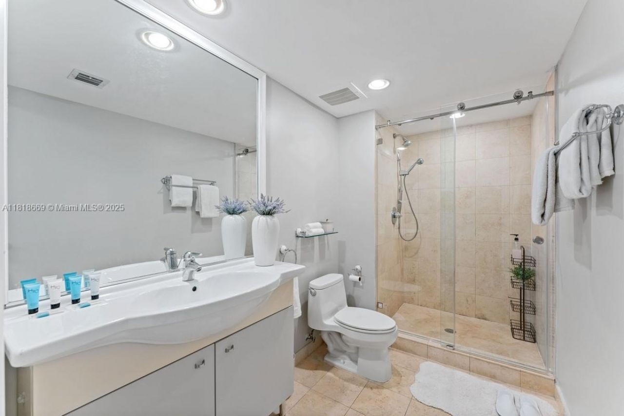 1830 S Ocean Dr, Unit 3005, Hallandale Beach, FL 33009 Photo