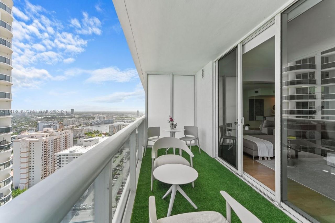 1830 S Ocean Dr, Unit 3005, Hallandale Beach, FL 33009 Photo