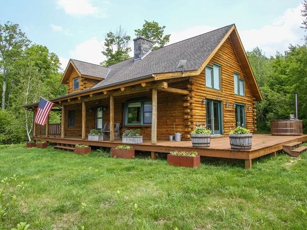 15 Stephanie Ln, Peru, MA 01235