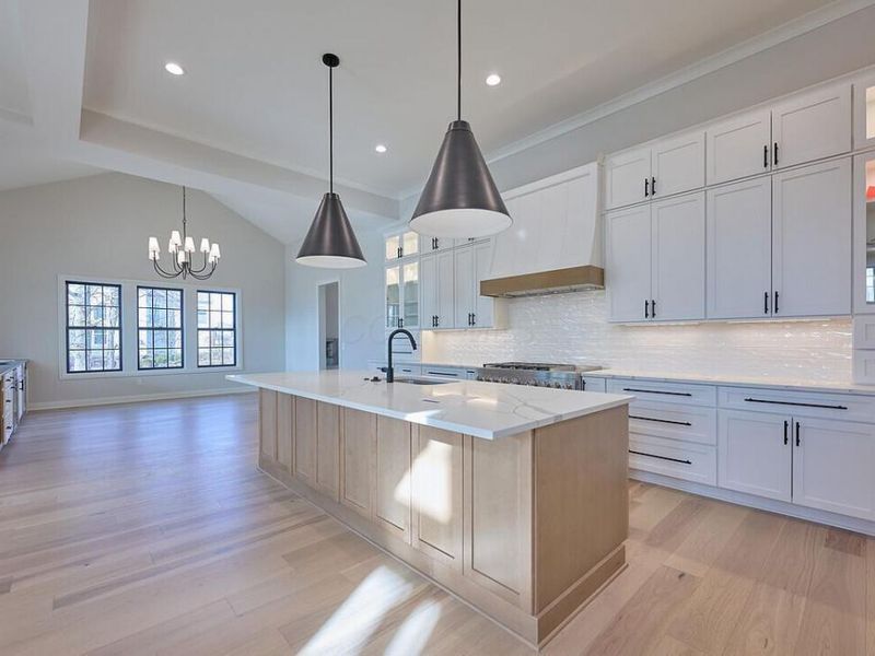 7301 Wood Edge Lane, New Albany, OH 43054 Photo 12