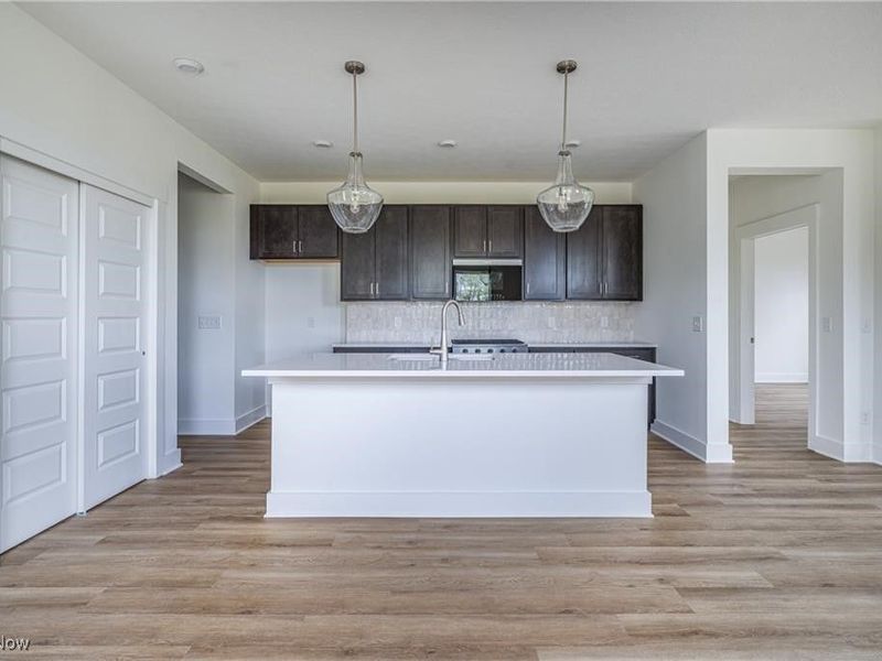 2105 Glenmont Drive, Brunswick, OH 44212 Photo 10