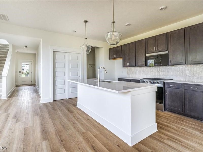 2105 Glenmont Drive, Brunswick, OH 44212 Photo 11