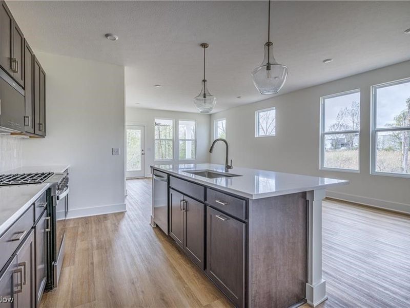 2105 Glenmont Drive, Brunswick, OH 44212 Photo 13