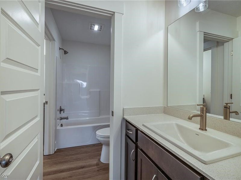 2105 Glenmont Drive, Brunswick, OH 44212 Photo 24