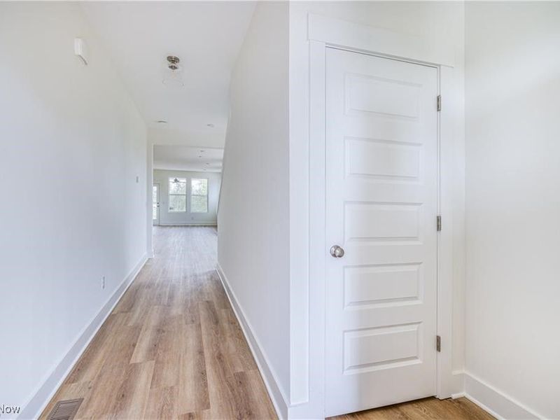 2105 Glenmont Drive, Brunswick, OH 44212 Photo 4