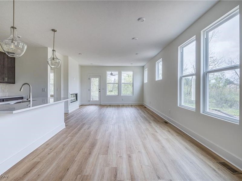 2105 Glenmont Drive, Brunswick, OH 44212 Photo 8