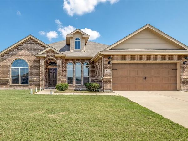 3717 Dutch Iris Lane, Forest Hill, TX 76140