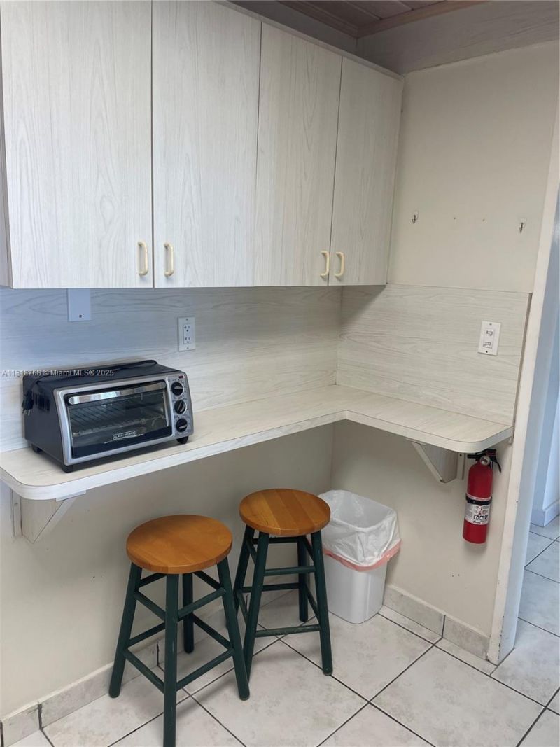 5601 Collins, Unit 1210, Miami Beach, FL 33140 Photo