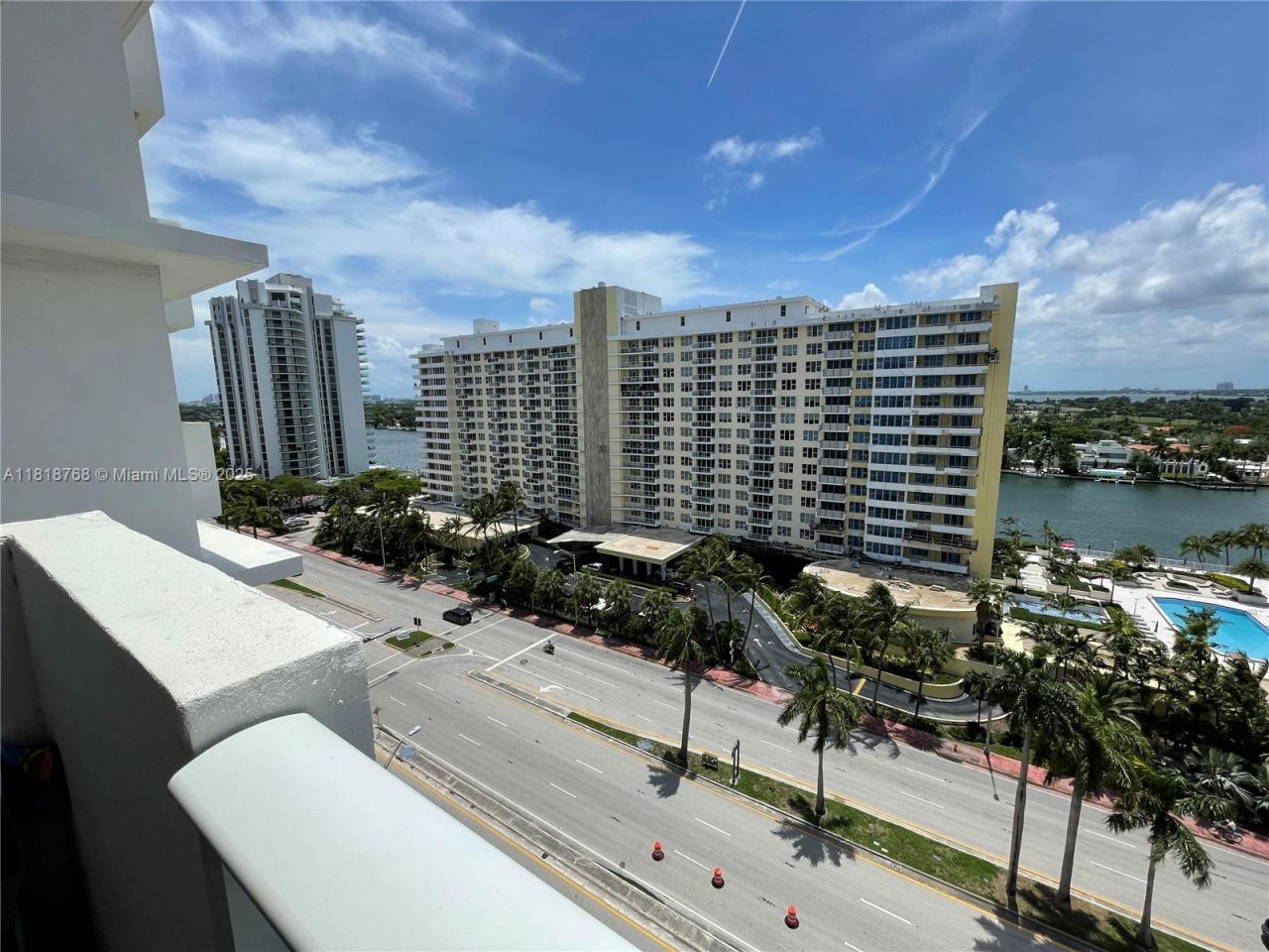 5601 Collins, Unit 1210, Miami Beach, FL 33140 Photo