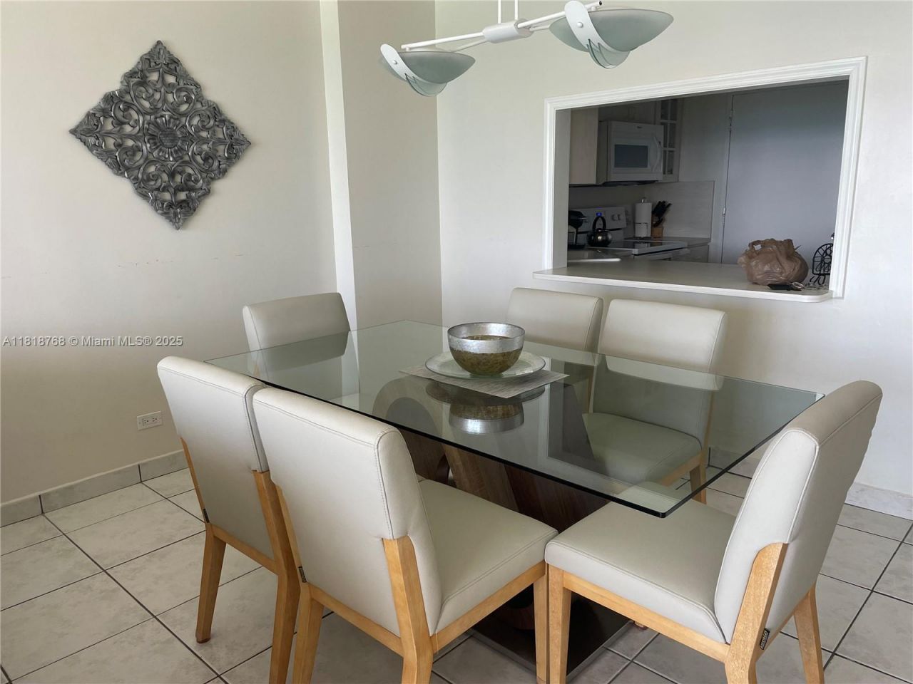 5601 Collins, Unit 1210, Miami Beach, FL 33140 Photo