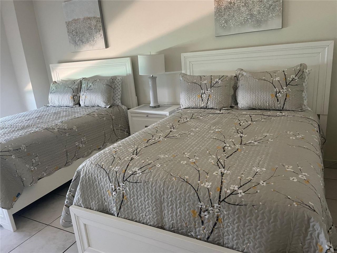 5601 Collins, Unit 1210, Miami Beach, FL 33140 Photo