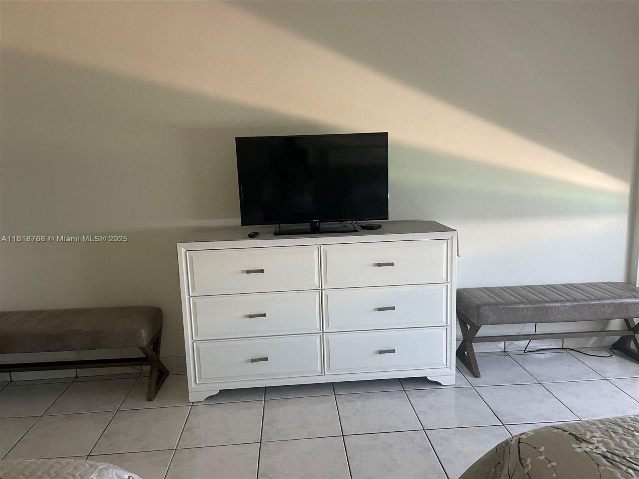 5601 Collins, Unit 1210, Miami Beach, FL 33140 Photo