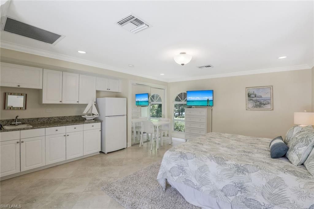 655 Galleon Dr, Naples, FL 34102 Photo