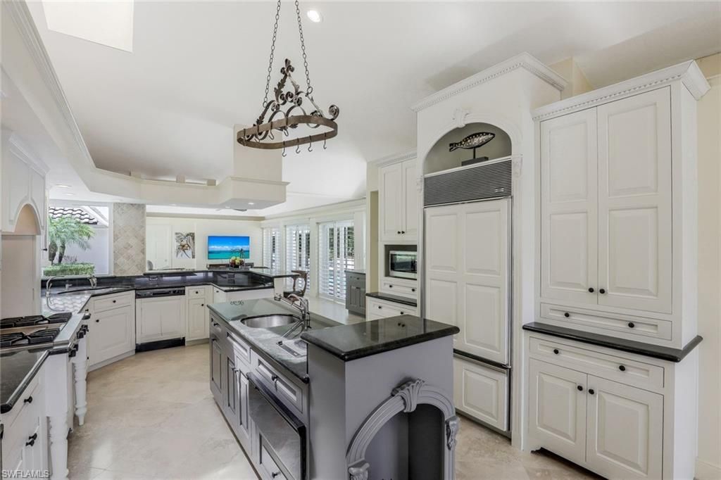 655 Galleon Dr, Naples, FL 34102 Photo