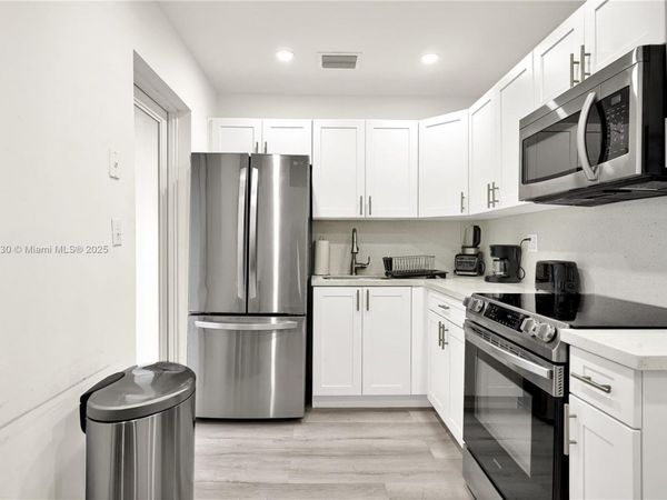 300 NW 82nd Ter, Miami, FL 33150