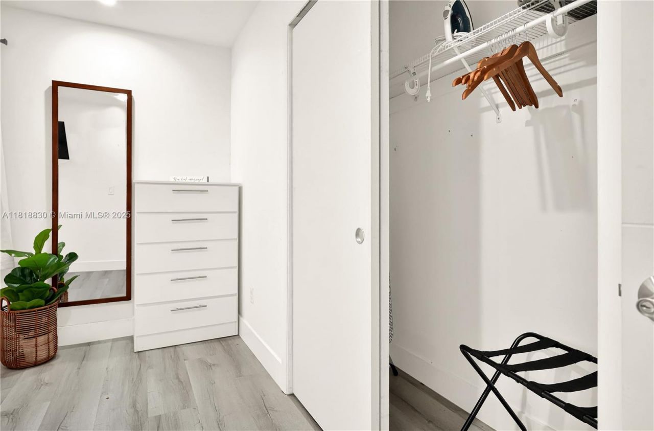 300 NW 82nd Ter, Miami, FL 33150 Photo