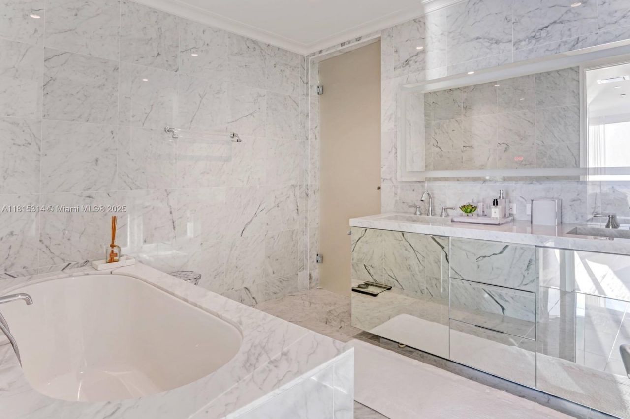 15701 Collins Ave, Unit 3101, Sunny Isles Beach, FL 33160 Photo