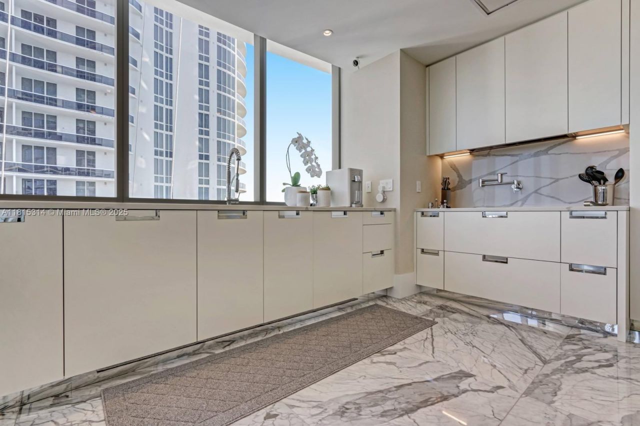 15701 Collins Ave, Unit 3101, Sunny Isles Beach, FL 33160 Photo