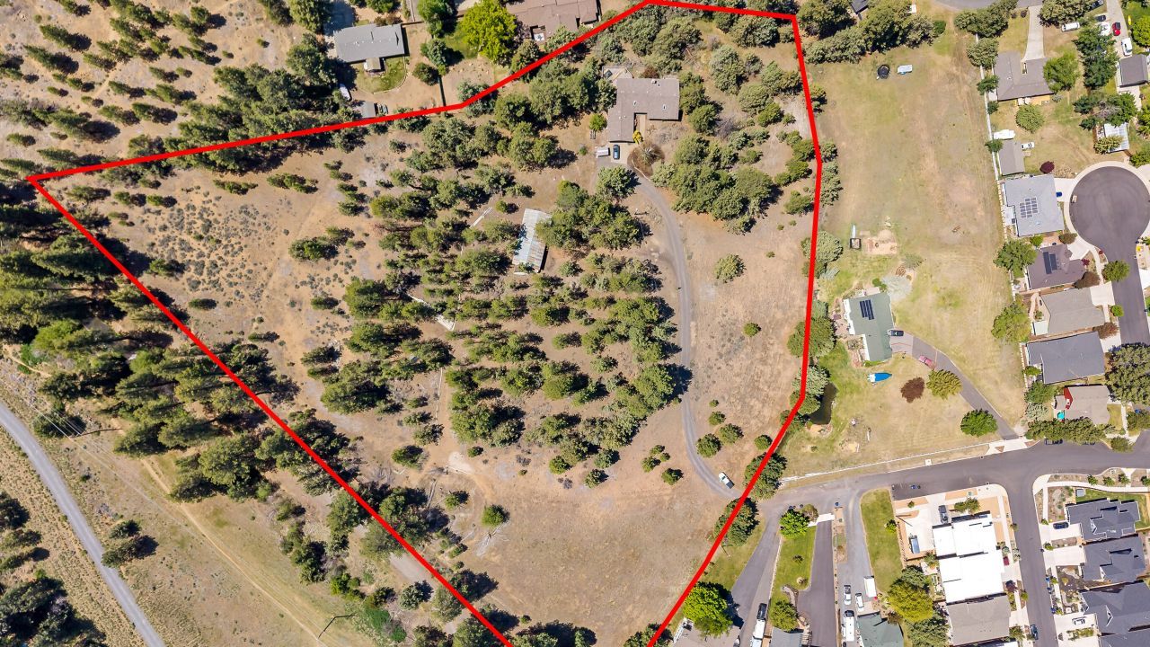 61521 Sunny Breeze Lane, Bend, OR 97702 Main Photo