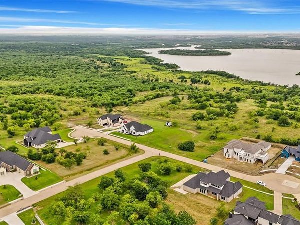 1098 Periwinkle Court, Grand Prairie, TX 75104