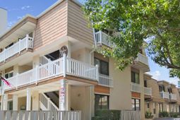 211 76th Ave. N photo 4