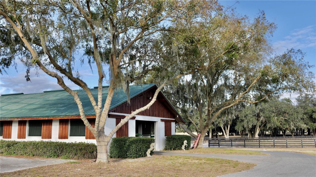 2153 SE Hwy-41 SE Highway 41, Morriston, FL 32668 Photo