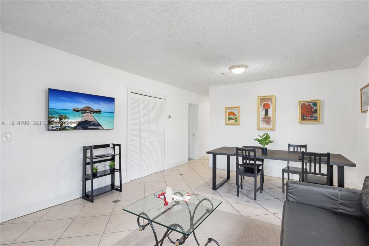 5726 SW 20th St, Miami, FL 33155 Photo