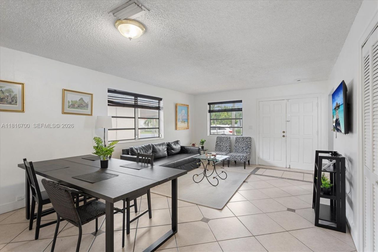 5726 SW 20th St, Miami, FL 33155 Photo