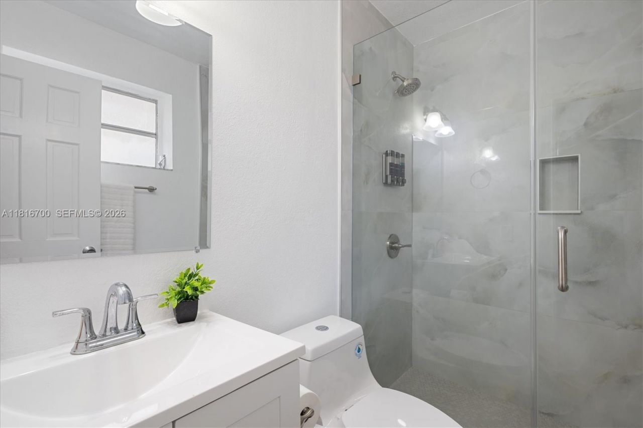 5726 SW 20th St, Miami, FL 33155 Photo