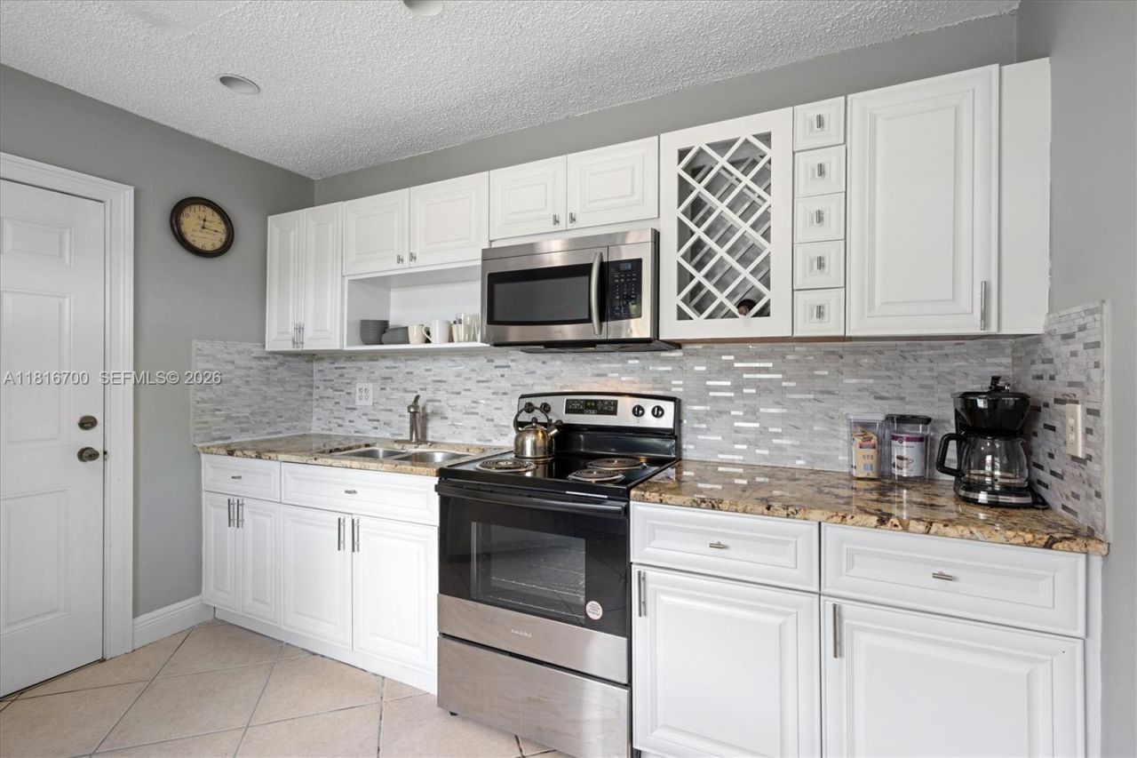 5726 SW 20th St, Miami, FL 33155 Photo