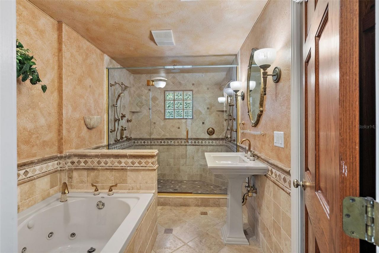 1721 Allens Creek Drive, Clearwater, FL 33764 Photo