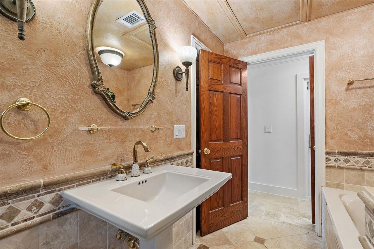 1721 Allens Creek Drive, Clearwater, FL 33764 Photo