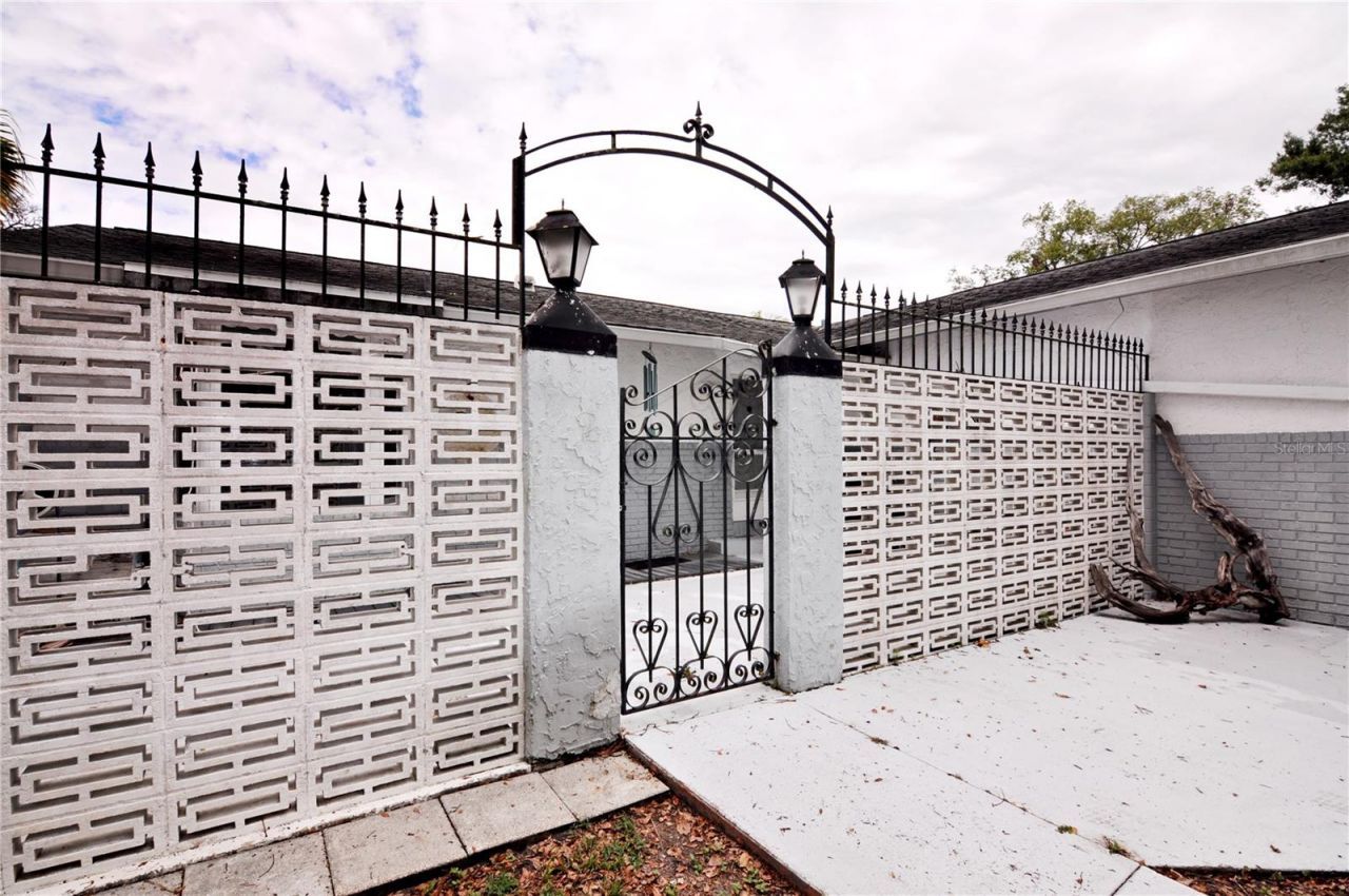 38819 Otis Allen Road, Zephyrhills, FL 33540 Photo