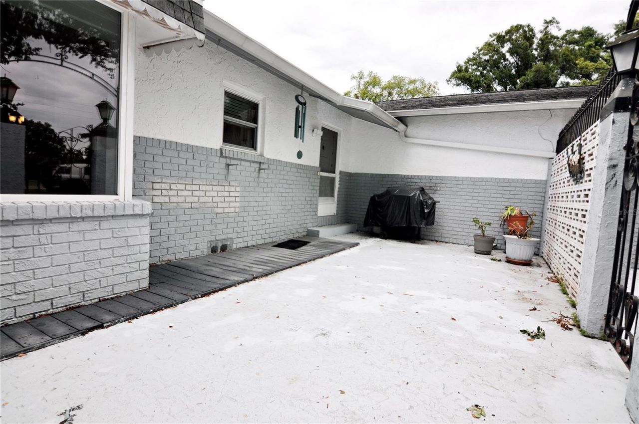 38819 Otis Allen Road, Zephyrhills, FL 33540 Photo