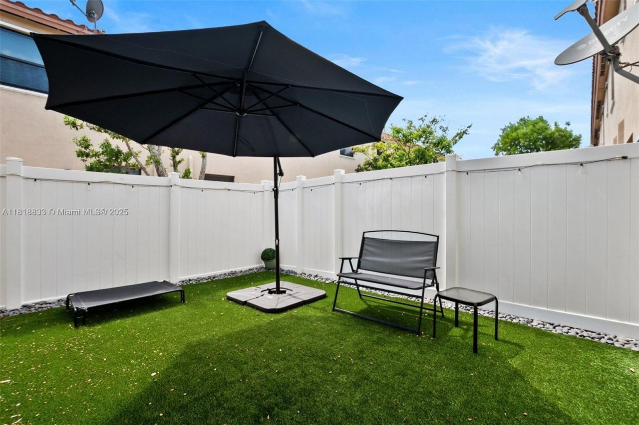 9362 W 33rd Ln, Hialeah, FL 33018 Photo