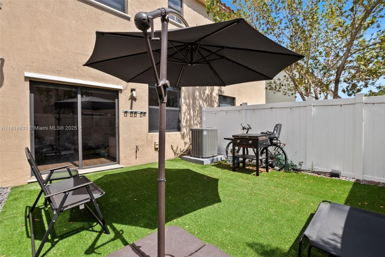 9362 W 33rd Ln, Hialeah, FL 33018 Photo